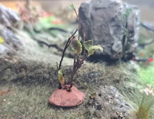 Pianta in miniatura realistica per diorama realizzata a mano con materiali naturali essiccati