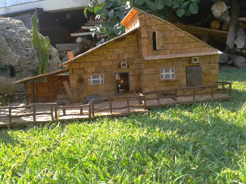 Casa artigianale per presepe in sughero e legno, miniatura fatta a mano per diorama natalizio